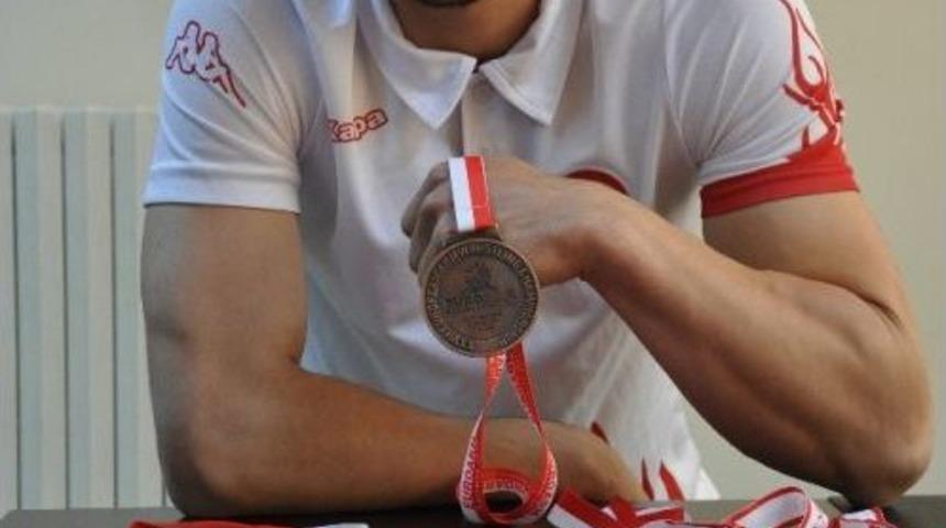 (&ouml;zel Haber) Turnuva Saati Değişti, Şampiyonluk Gitti