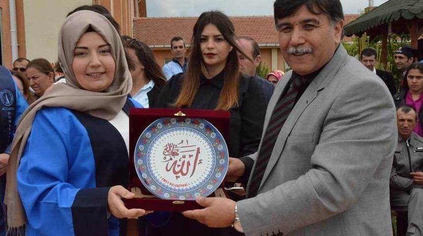 Emet Myyo&rsquo;da Mezuniyet Coşkusu