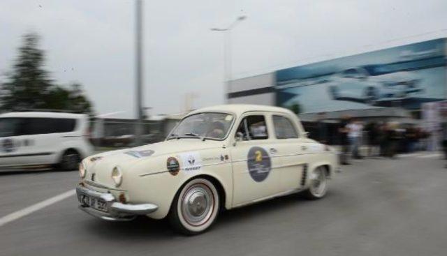 Oyak Renault Genel Müdürü Batı Anadolu Rallisi'ne Renault 12 Ile Katıldı