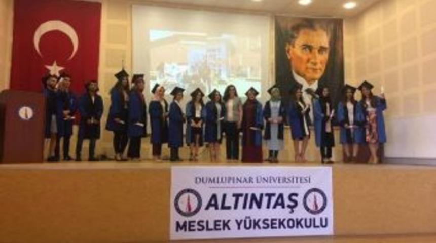 Altıntaş Myo&rsquo;da 258 &Ouml;ğrenci Mezun Oldu