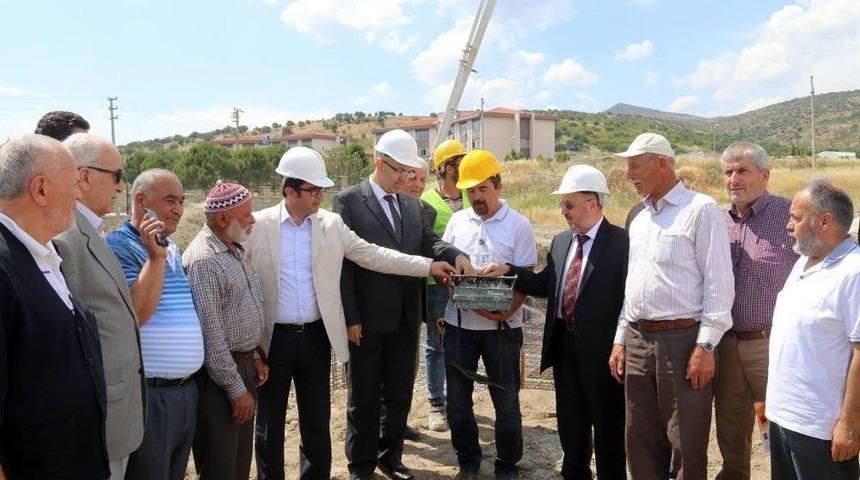 En M&uuml;barek Temel Bergama&rsquo;da Atıldı
