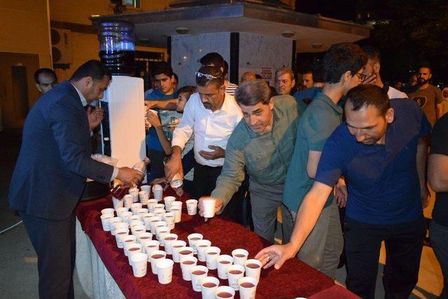 Kayapınar Belediyesi’nden Vatandaşlara Ramazan Şerbeti İkramı