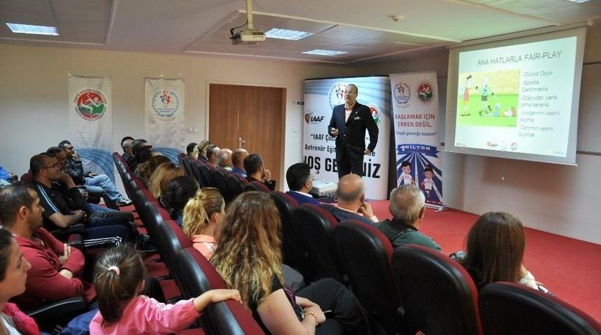 Erzincan&rsquo;da &ldquo;ıaaf &Ccedil;ocuk Atletizmi&rdquo; Semineri