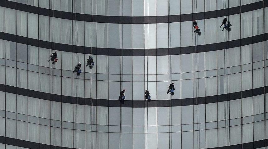 (&ouml;zel Haber) Temizlik İş&ccedil;ilerinin &Ouml;l&uuml;mle Dansı Kamerada