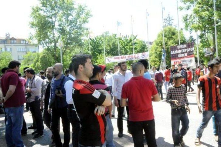 Gaziantepspor Taraftarı Yönetimi Istifaya Çağırdı