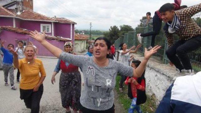 Cenazede 'pompalı Katilin Geleceği' Söylentisi Panik Yarattı