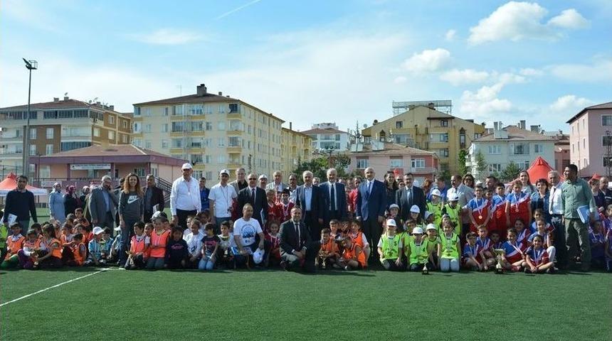Geleneksel &Ccedil;ocuk Şenliği &Ouml;d&uuml;l T&ouml;reni Yapıldı