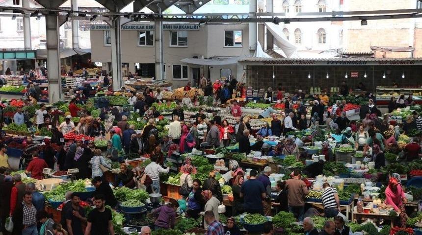 Halk Pazarında Ramazan Bereketi