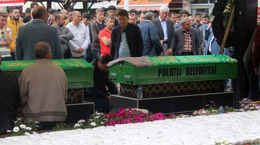Polatlı&rsquo;daki Trafik Kazasında Hayatını Kaybeden 4 Kişi G&ouml;zyaşları İle Son Yolculuğuna Uğurlandı