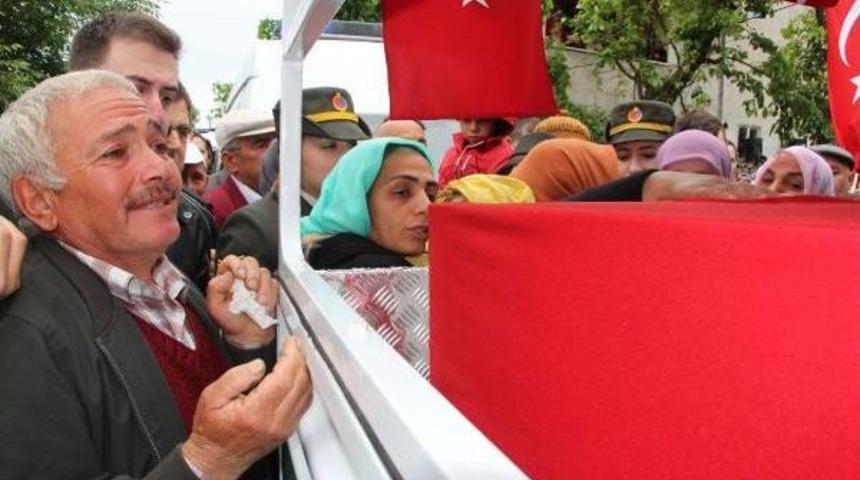 Şehit Uzman &Ccedil;avuş &Ouml;zdemir, Baba Ocağında Son Yolculuğuna Uğurlandı