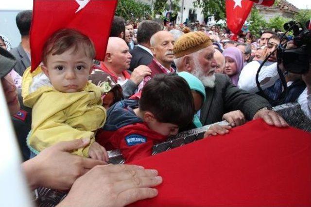 Şehit Uzman Çavuş Özdemir, Baba Ocağında Son Yolculuğuna Uğurlandı