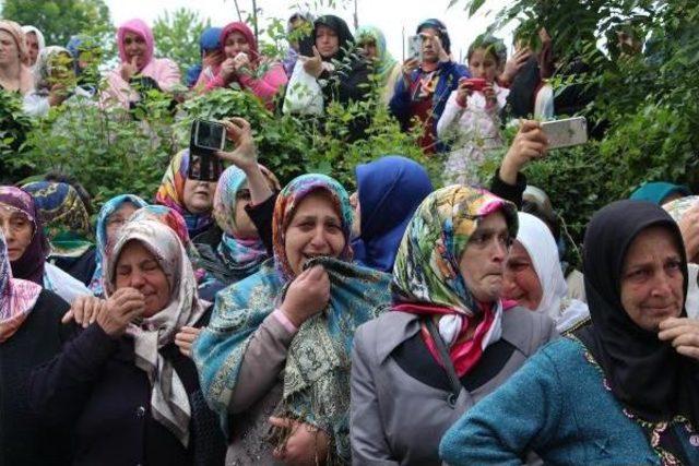 Şehit Uzman Çavuş Özdemir, Baba Ocağında Son Yolculuğuna Uğurlandı