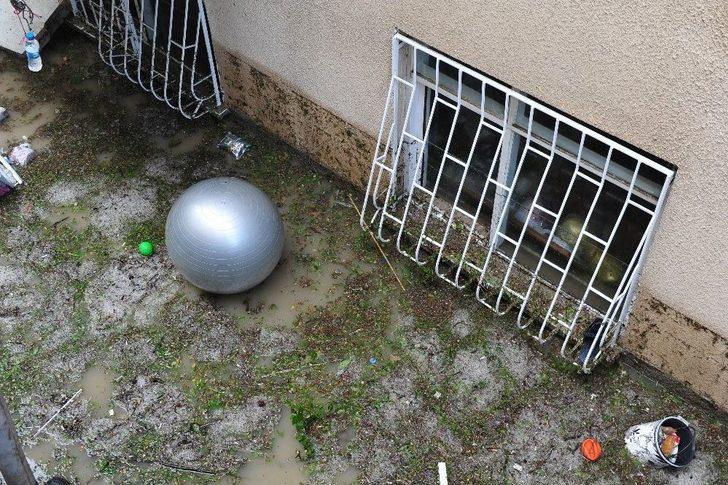 Başkent’te Ev Ve İş Yerlerini Su Bastı G1