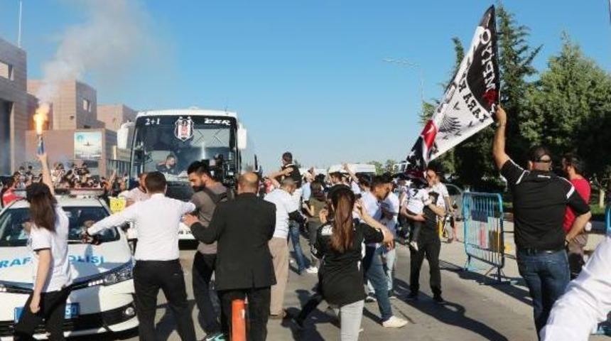Beşiktaş Kafilesi Gaziantep’Te