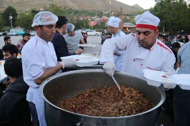 Bitlis’te İlk İftar Yapıldı