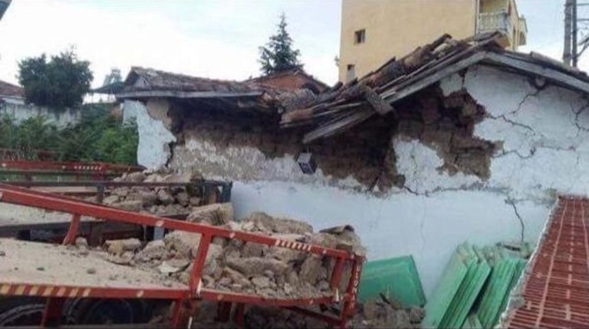 Manisa'da 5.1'lik Deprem (4)