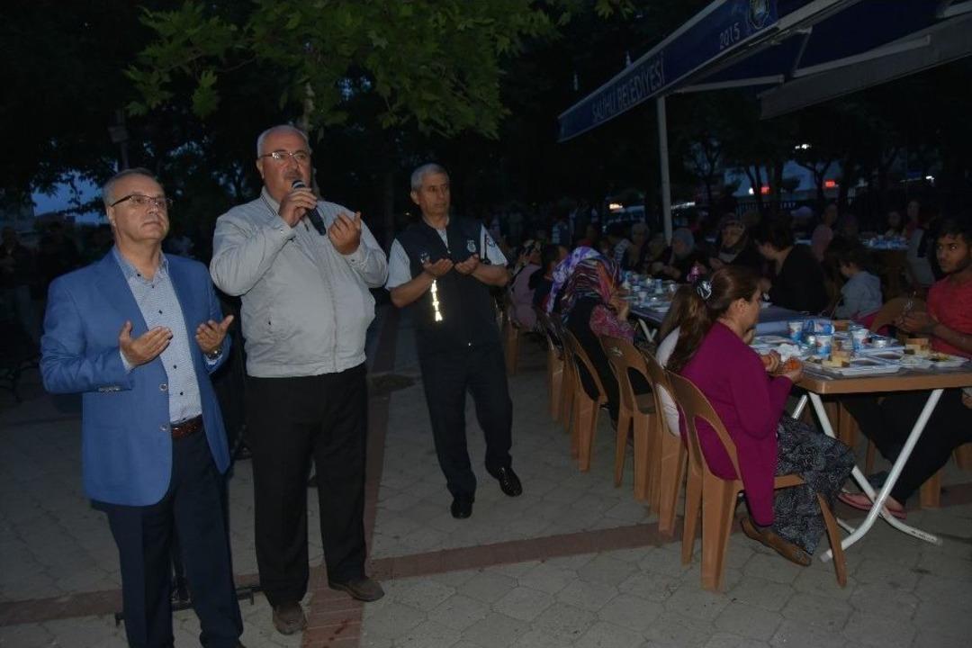 Başkan Kayda, İlk İftarını Vatandaşlarla Birlikte A&ccedil;tı