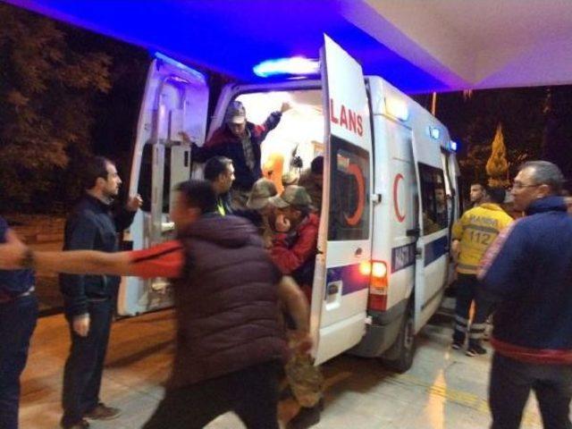 Manisa'da Rahatsızlanan Çok Sayıda Asker Hastaneye Kaldırıldı- Fotoğraflar