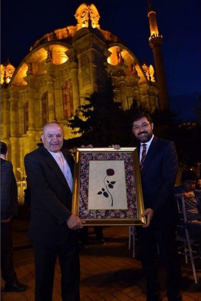Ortaköy Meydanı’nda İlk İftarlar Açıldı