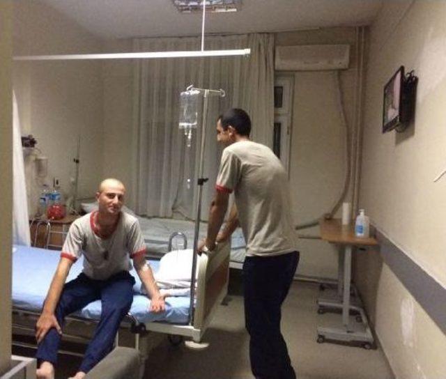 Manisa'da Yemekten Zehirlenen 64 Asker, Hastaneye Kaldırıldı (2) - Yeniden