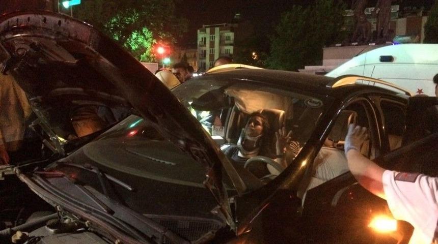 Trafik Kazasında Bir Aile Yok Oluyordu