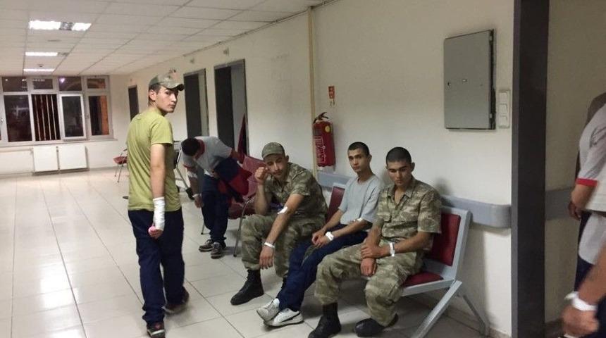 Hastaneye Kaldırılan Askerler Taburcu Edildi