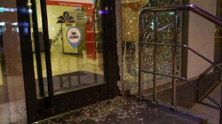 Patlayan Banka Camı Korkuttu