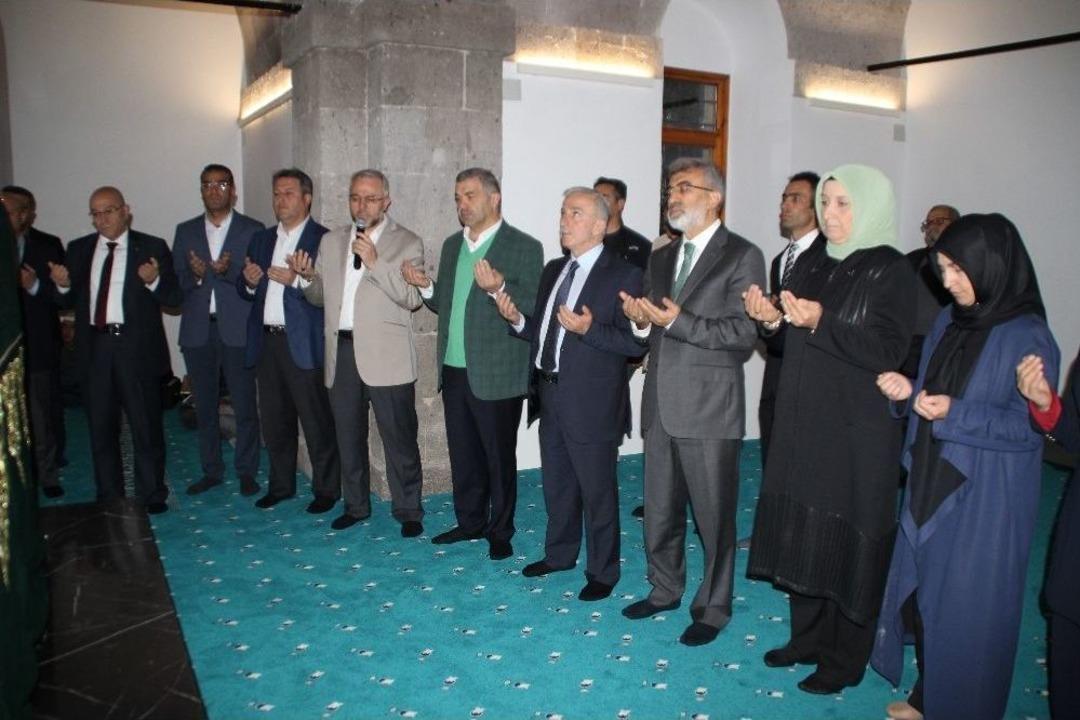 Seyyid Burhaneddin Hazretleri T&uuml;rbesi&rsquo;nin Restorasyonu Tamamlandı