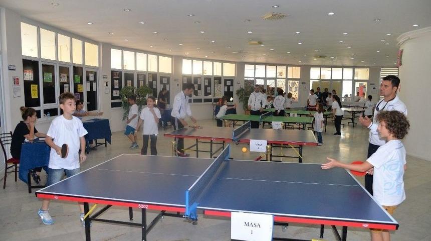 K&uuml;lt&uuml;r Merkezinden Masa Tenisi Turnuvası