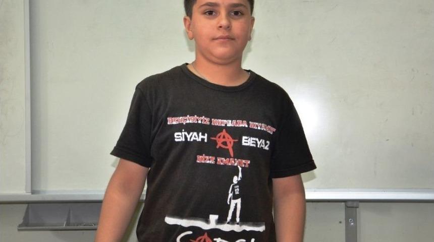 K&uuml;&ccedil;&uuml;k Bilim Adamı Evdeki Elektrik S&uuml;p&uuml;rgesi Bozulunca Yenisini Yaptı