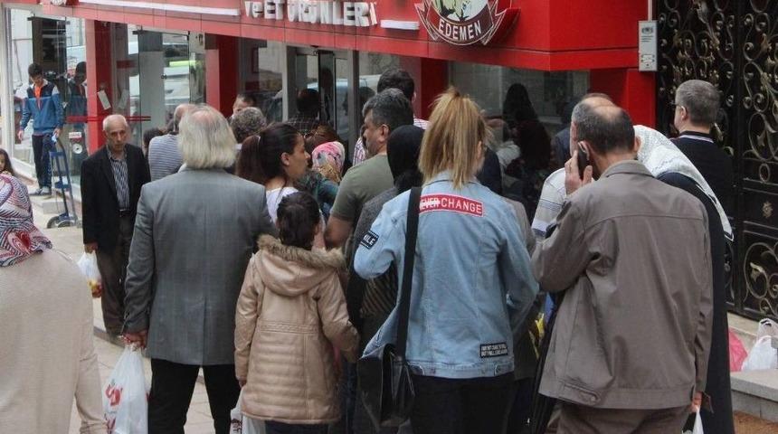 Bursa&rsquo;da Ucuz Et İzdihamı