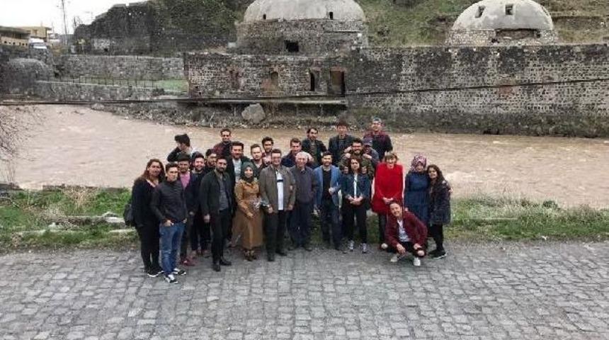 'puşkin'in Yıkandığı Hamam Turizme Kazandırılsın'