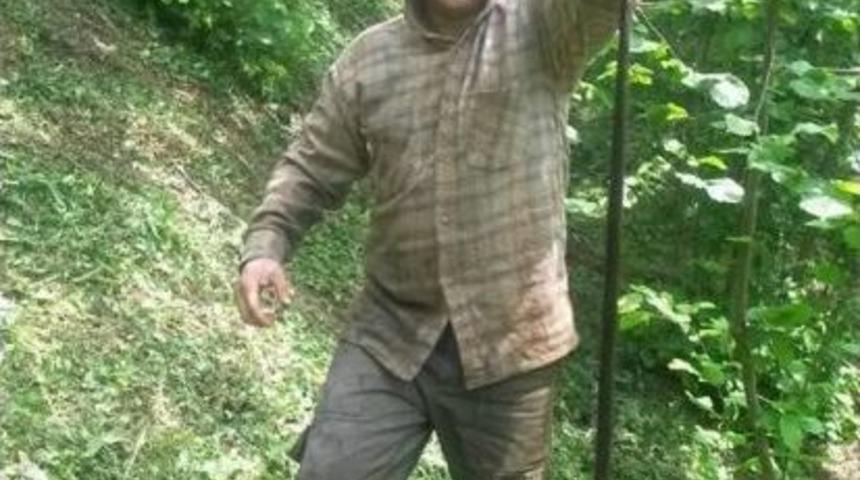 Öldürdüğü Yılanla Selfie Çekti