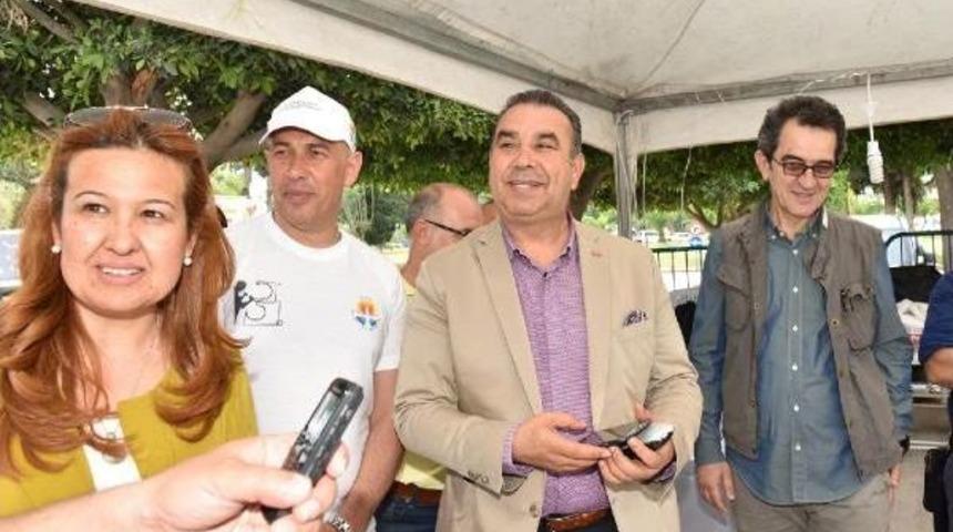 D&uuml;nyaca &Uuml;nl&uuml; Heykeltıraşlardan 'demokrasi Ve &Ouml;zg&uuml;rl&uuml;k' Heykelleri