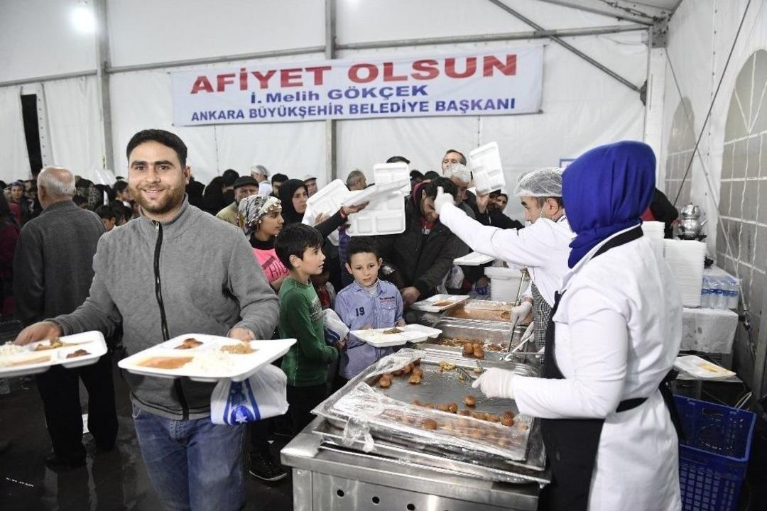 Ankara B&uuml;y&uuml;kşehir Belediyesinin, Binleri Buluşturan İftar Sofraları