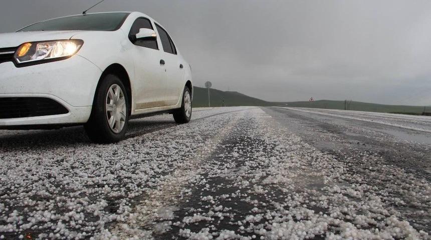 Digor&rsquo;da Dolu Yağışı