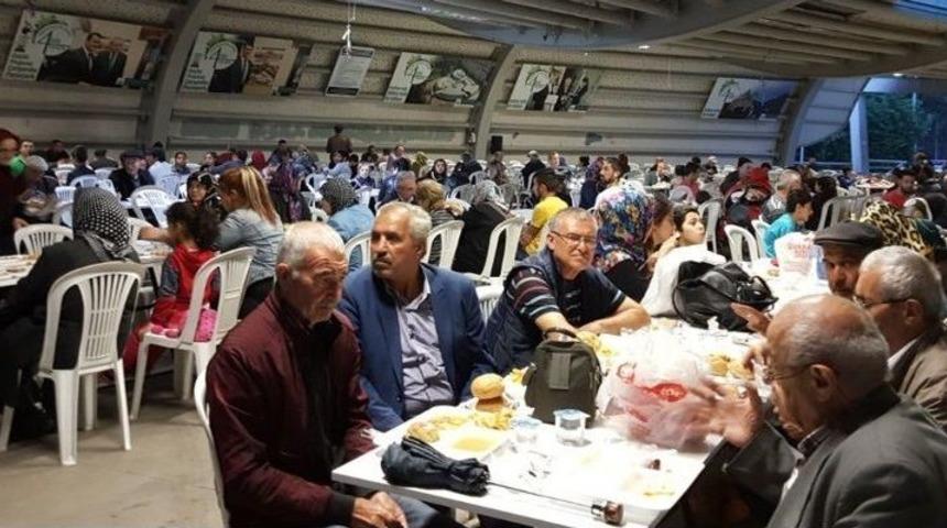 Btso Tarafından A&ccedil;ılan İftar Sofralarında Her G&uuml;n 2 Bin Kişi Faydalanıyor