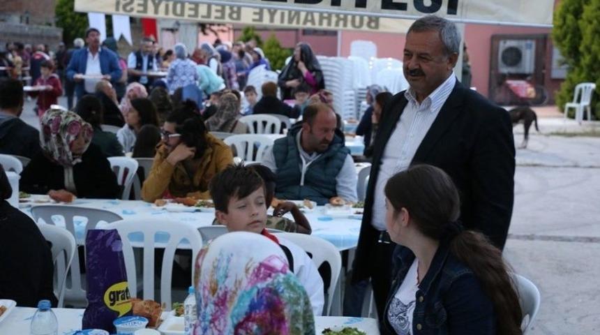 Başkan Uysal, İlk İftarda Vatandaşlarla Bir Araya Geldi