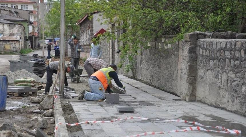 Osmanlı Projesi Kapsamında Kaldırımlar Yenileniyor