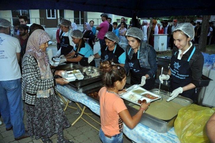 Büyükşehir Nazilli’de İftar Sofraları Kuruldu G1