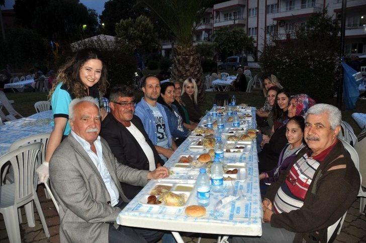 Büyükşehir Nazilli’de İftar Sofraları Kuruldu G5