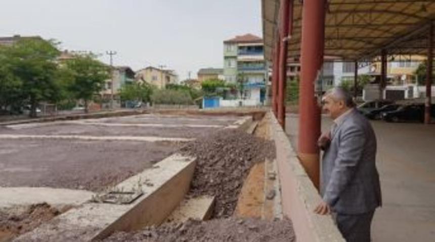 Başkan Baran, &Ccedil;amlıtepe Kapalı Pazar Alanını İnceledi