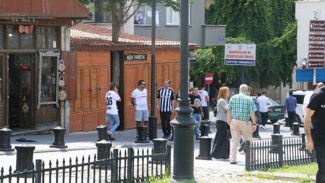 Gaziantep Sokakları Siyah Beyaza Büründü