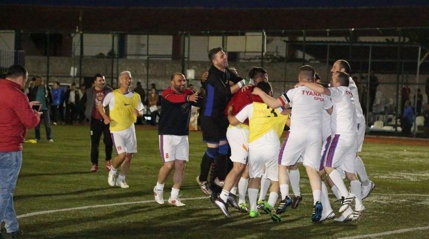 Niğde Belediyesinin 6.&rsquo;sını D&uuml;zenlediği Futbol Turnuvasının Galibi 1970 Tyana Futbol Takımı Oldu