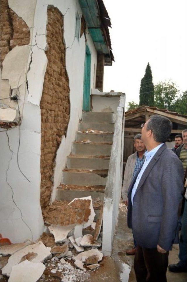 Chp’li Özel Deprem Bölgesinde Vatandaşları Dinledi