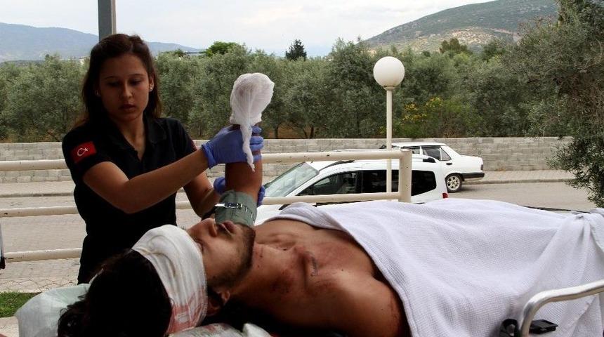 Otostop Yaparak Bindiği Ara&ccedil; Kaza Yaptı