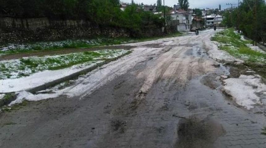 Amasya'da Dolu Yağışı Etkili Oldu