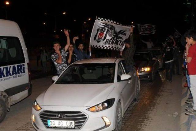 Beşiktaş'ın Şampiyonluğu Van Ve Hakkari'de Coşkuyla Kutlandı