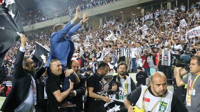 Şenol Güneş, Beşiktaş’la Üst Üste İkinci Kez Şampiyonluk Yaşadı