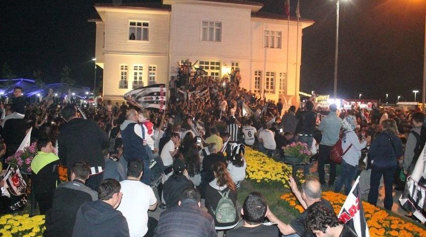 Yalovalı Beşiktaşlılar Şampiyonluğu Coşkuyla Kutladı